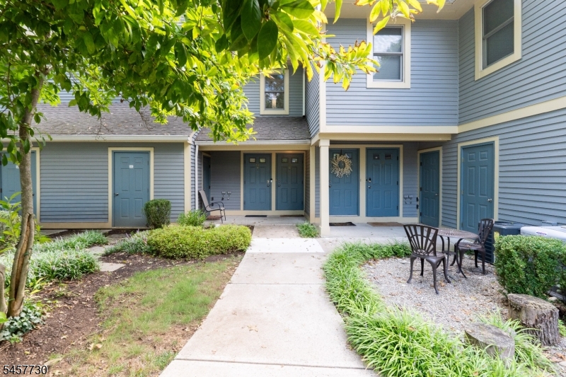 34 Loantaka Way Unit H H