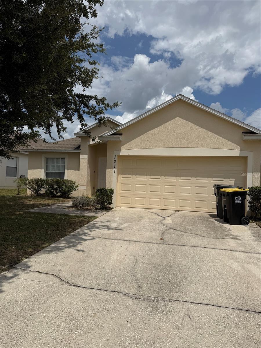 Clean home with 5 bedrooms and 3 bathrooms.   1,825 square feet under air.  Pool care, lawn care and pest control included in rent.  Tenant pays for lawn irrigation.  Located near to I 4 and SR 27 intersection.  Washer and Dryer are provided but not warrantied.