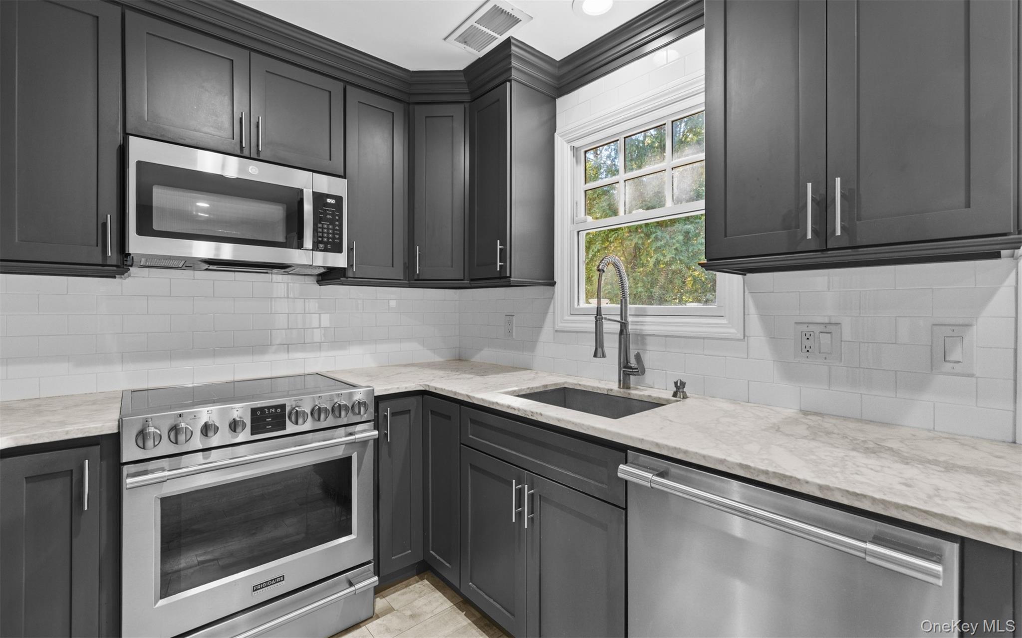 14 Taylor Commons 14
