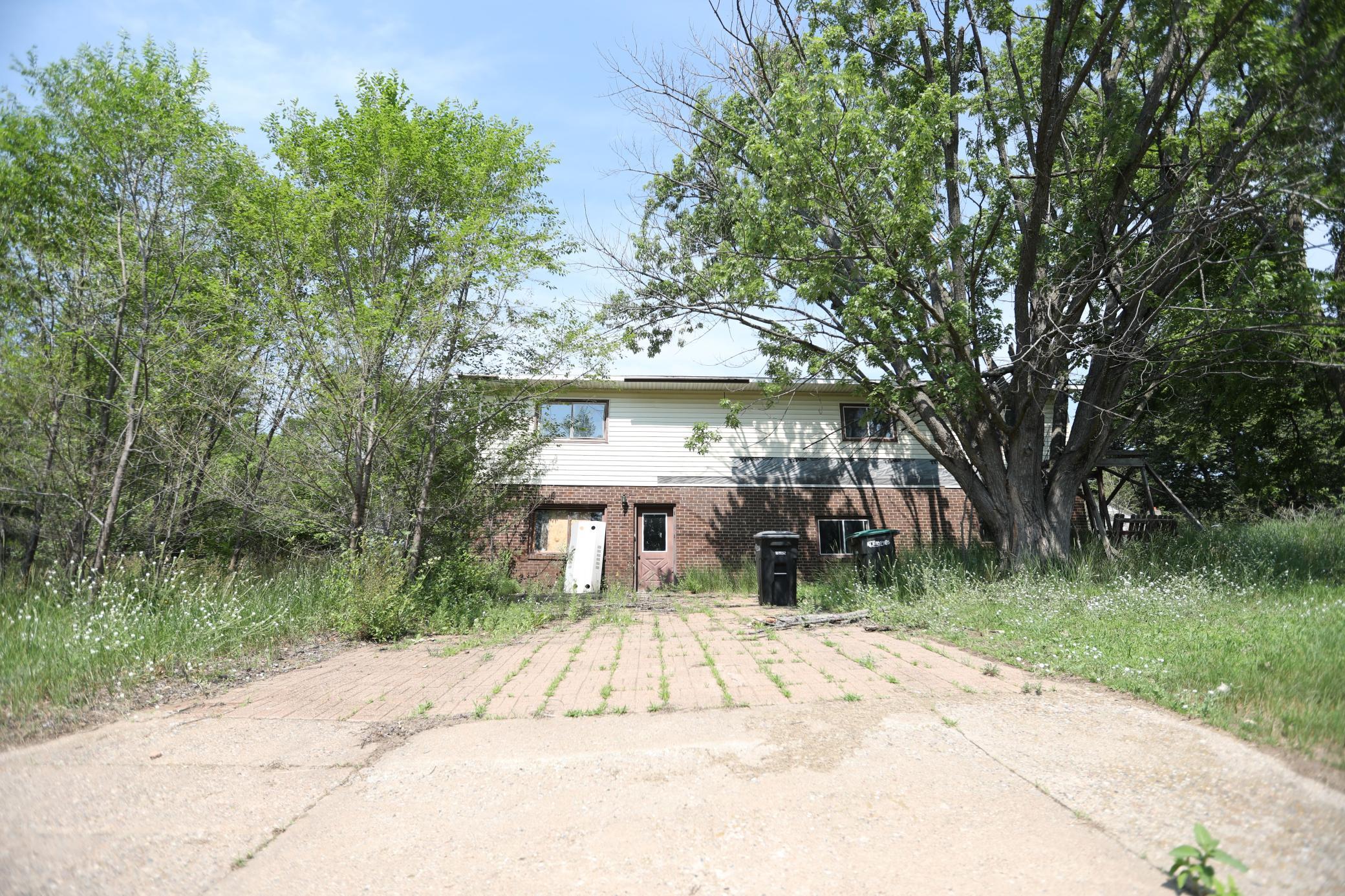 Investor Special!! Great property with plenty of potential and ready for your personal touch! This home is perfect for those eager to apply some TLC and creative vision to make it truly shine. Ideal for a Family looking to craft their dream space to create many lasting memories! Don’t miss this chance to transform a gem into your masterpiece!