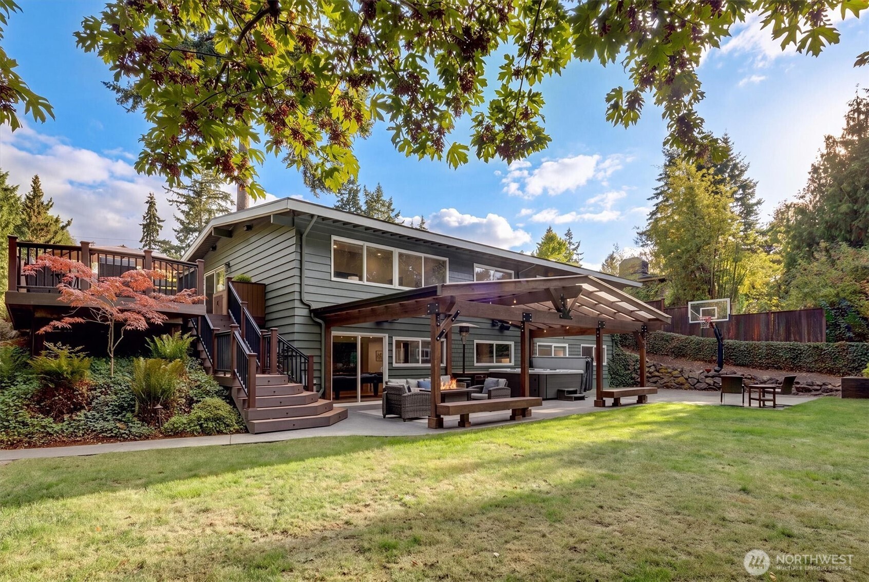 Bellevue - 16728 SE 12th St