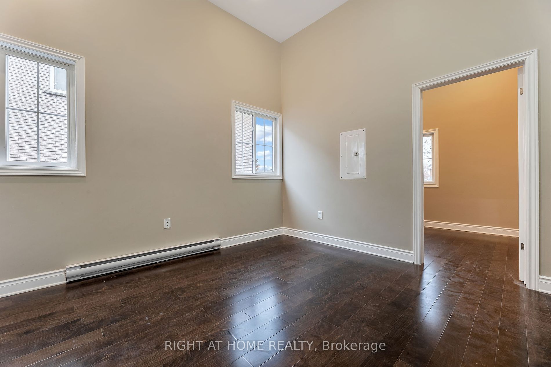 100 Cromwell Ave 1