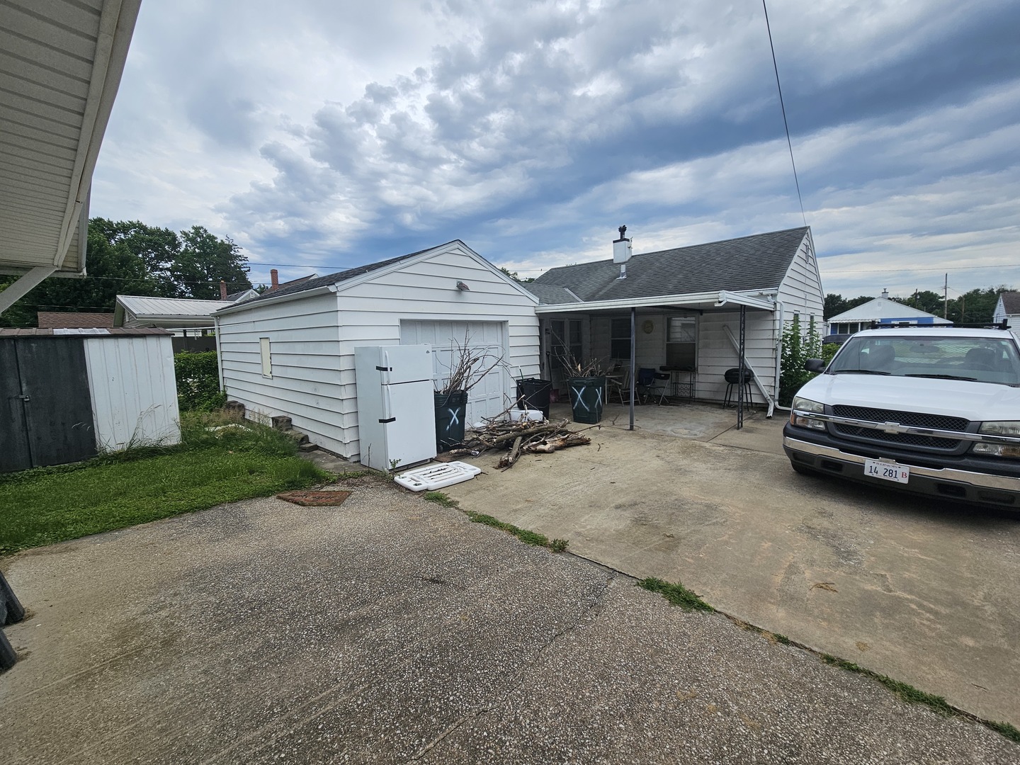 2521 Oak Street