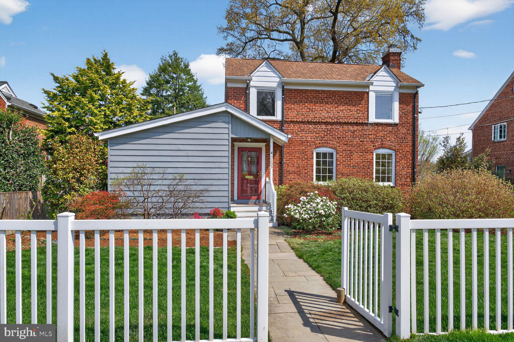 2633 N Florida Street