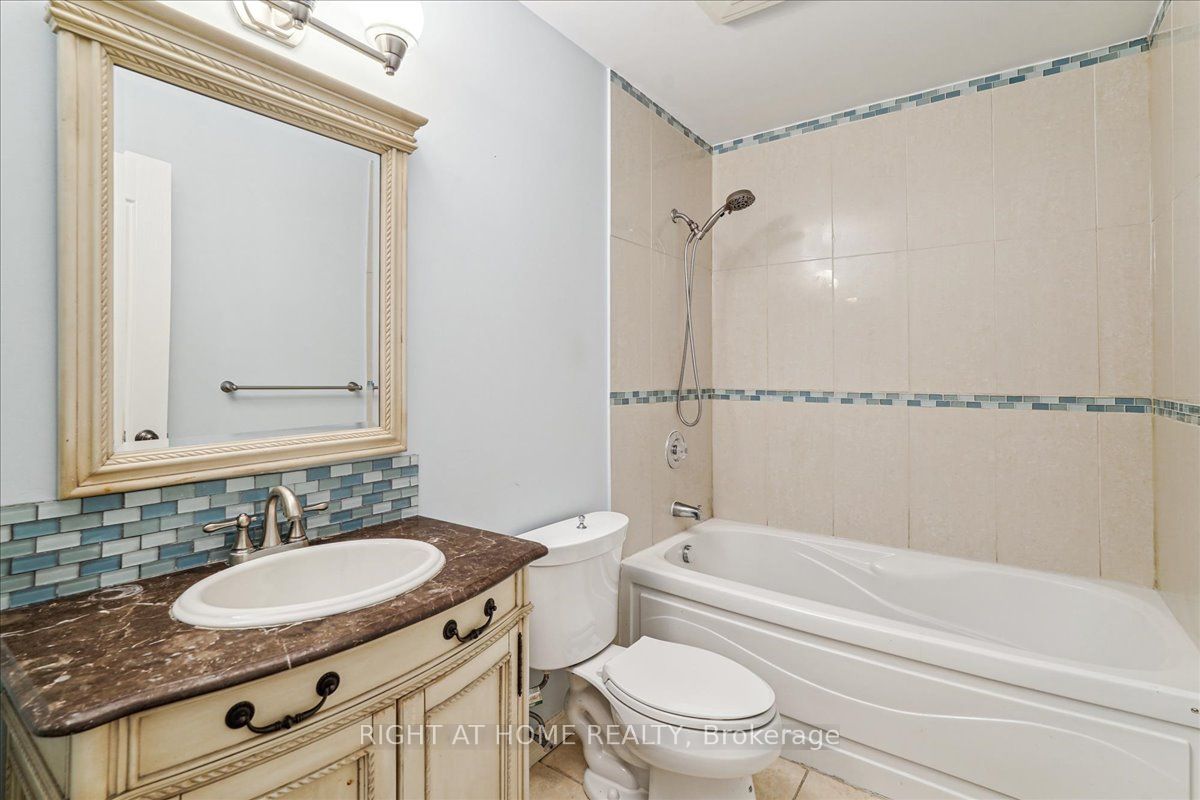 1881 Mcnicoll Ave 558