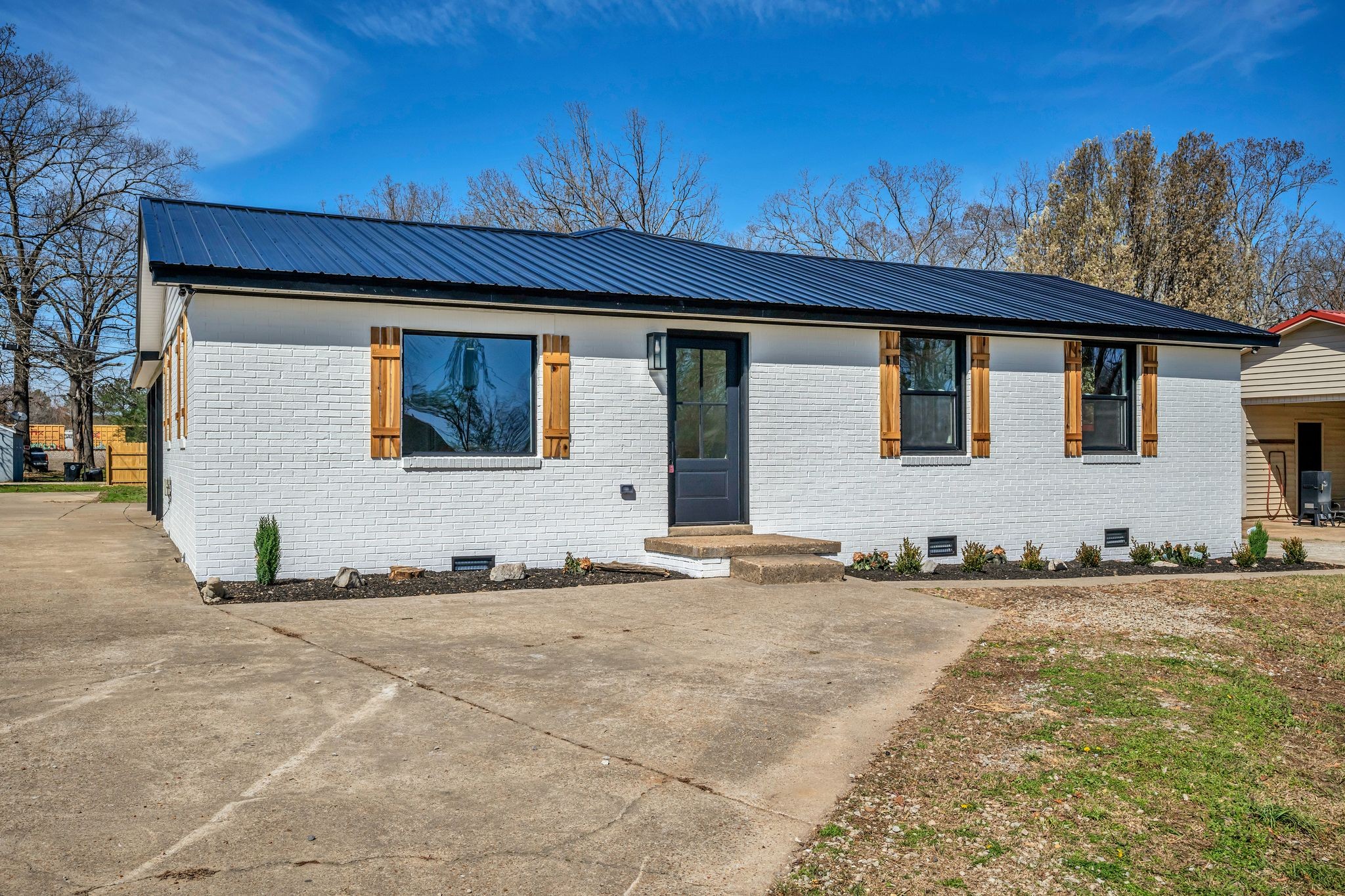 435 Carman Ave