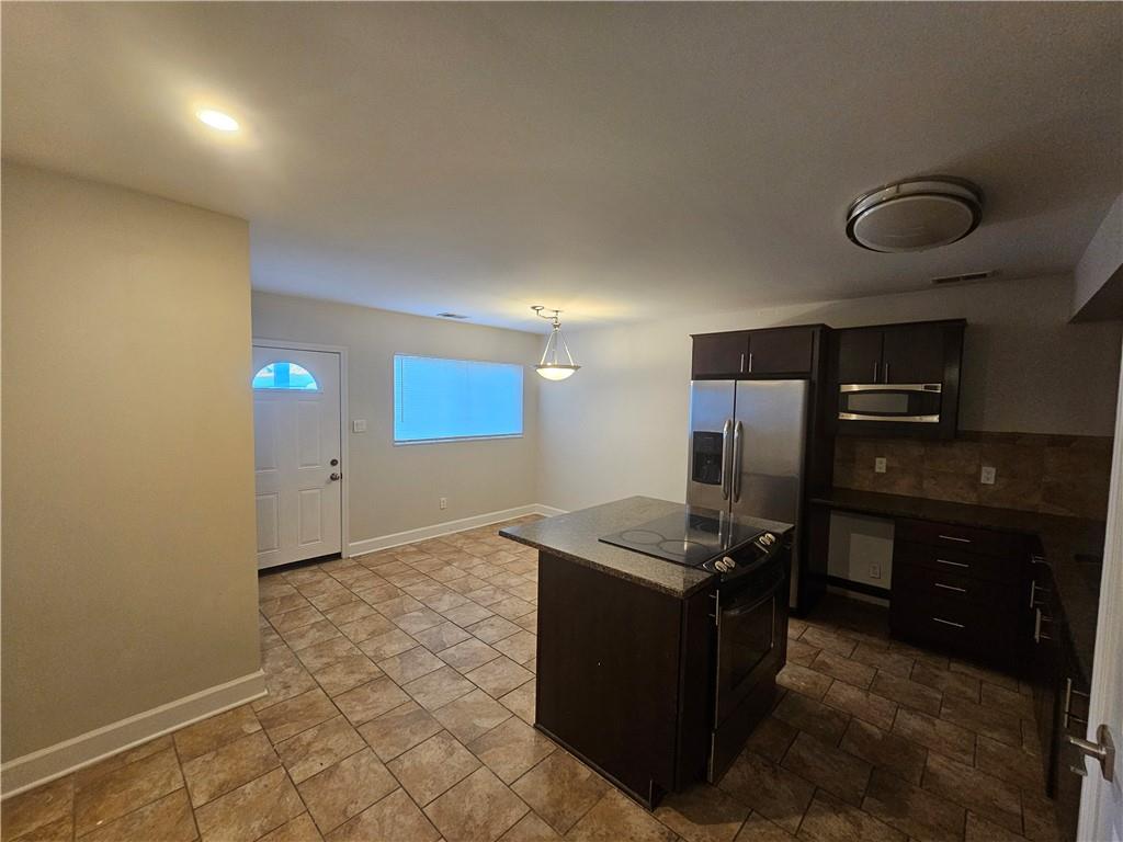 530 W 10th Street 530