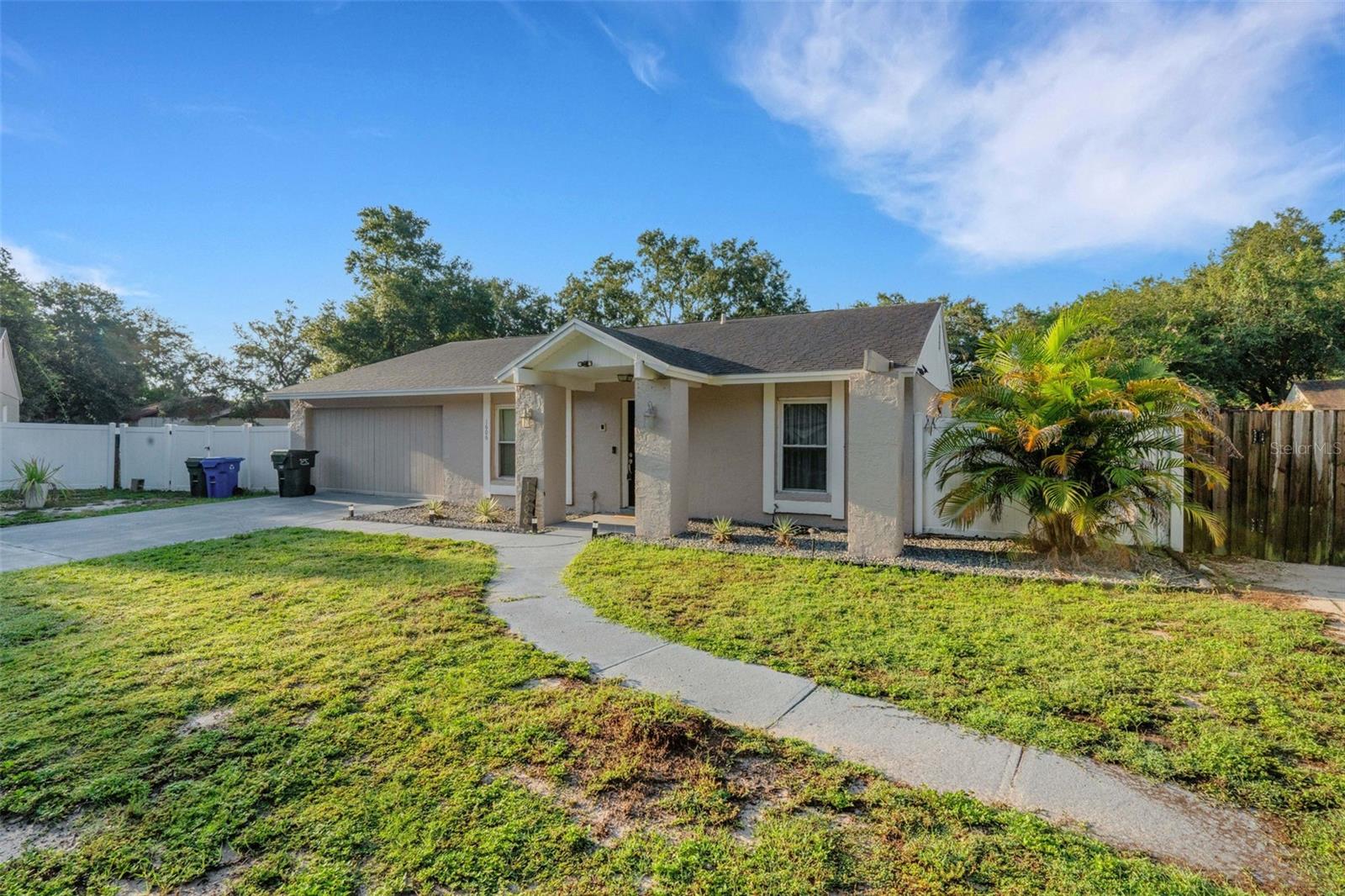 1606 Crystalview Trail
