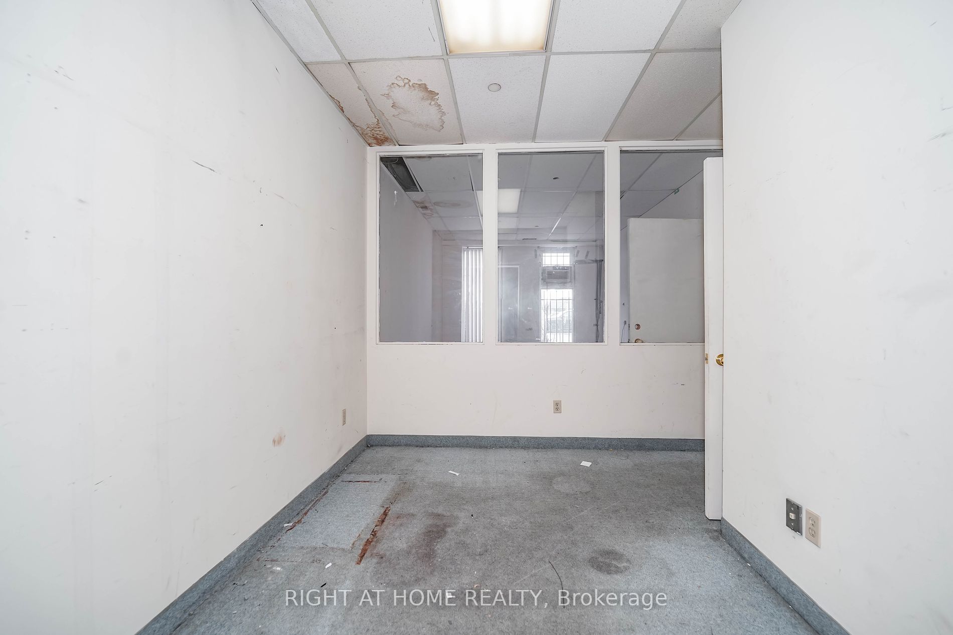 26-30 Six Point Rd Ofc (A)