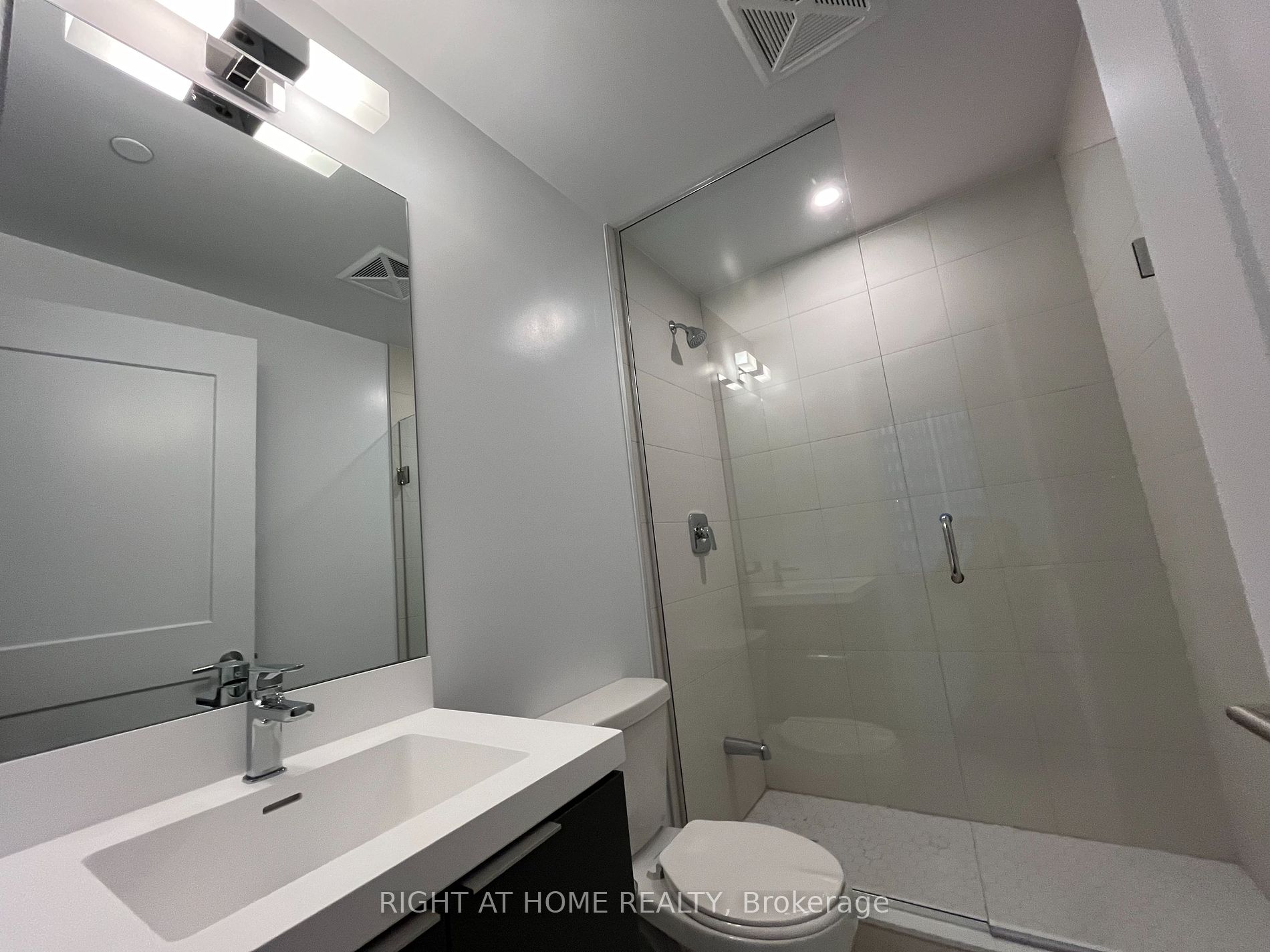 50 Dunfield Ave 1711