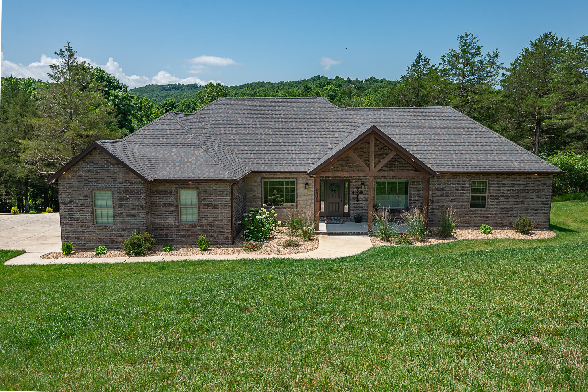 512 Creekside Terrace
