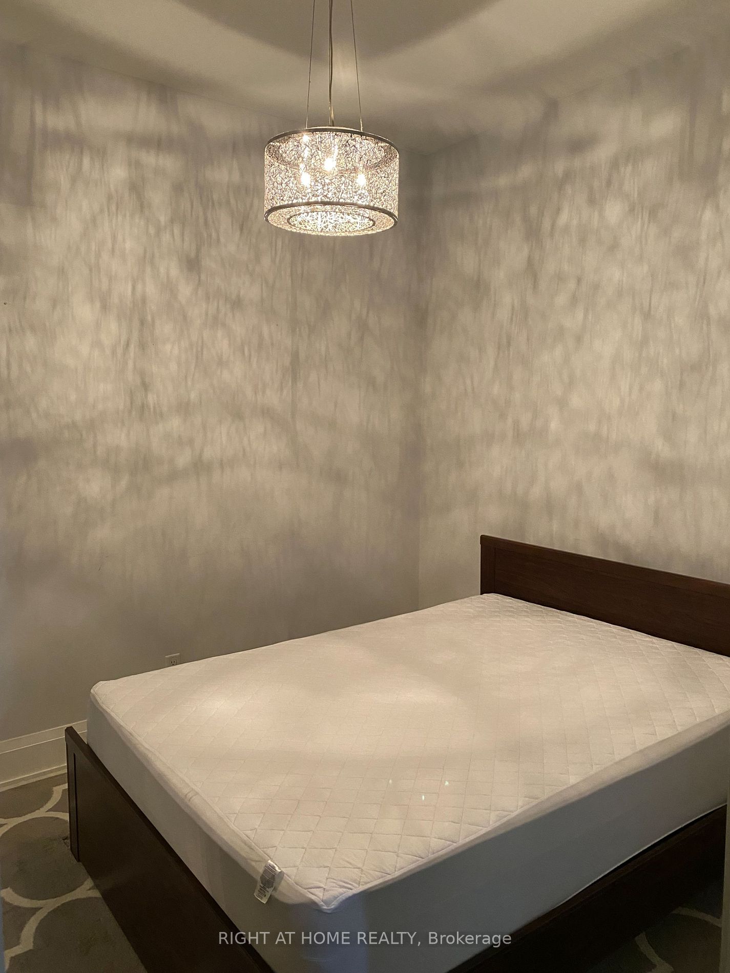 100 Harrison Garden Blvd L02