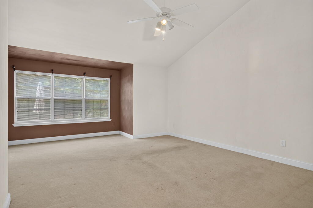 118 Saratoga Place 32