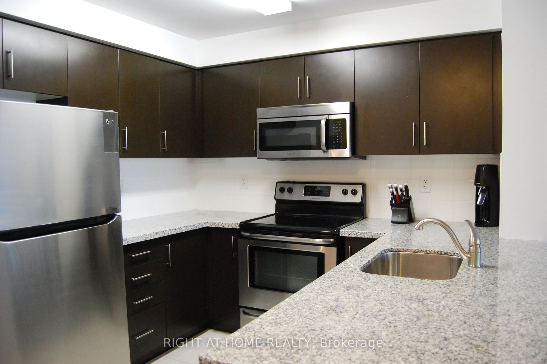3 Michael Power Pl 1704
