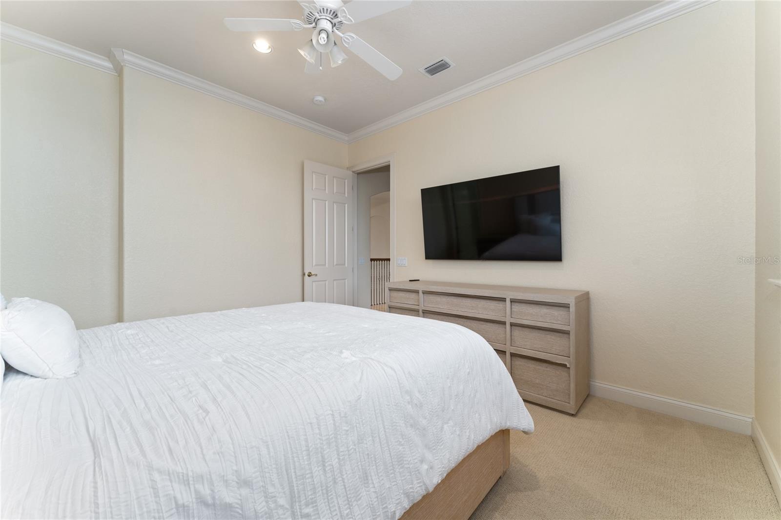 6221 Blakeford Drive