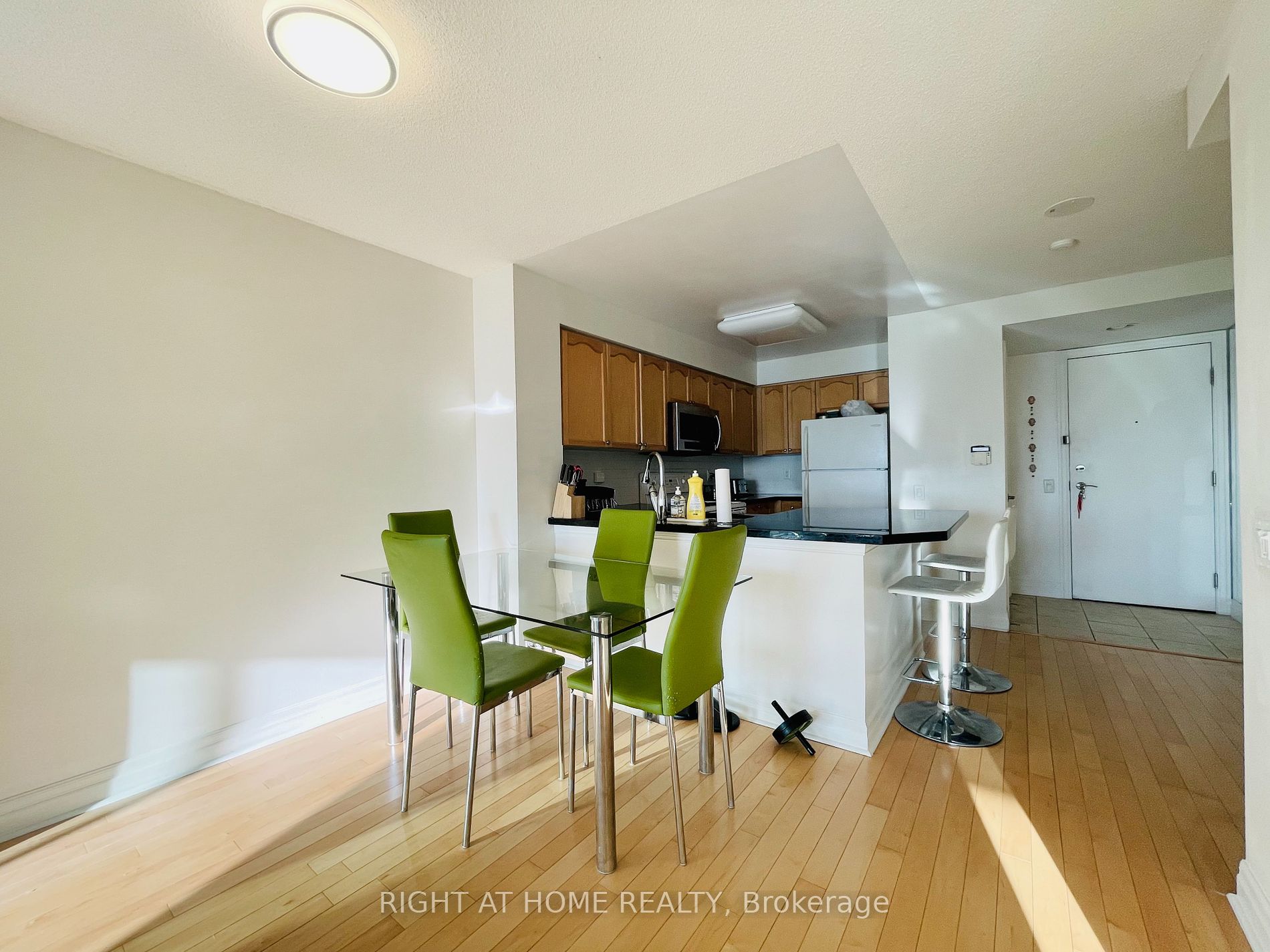 21 Hillcrest Ave 1007