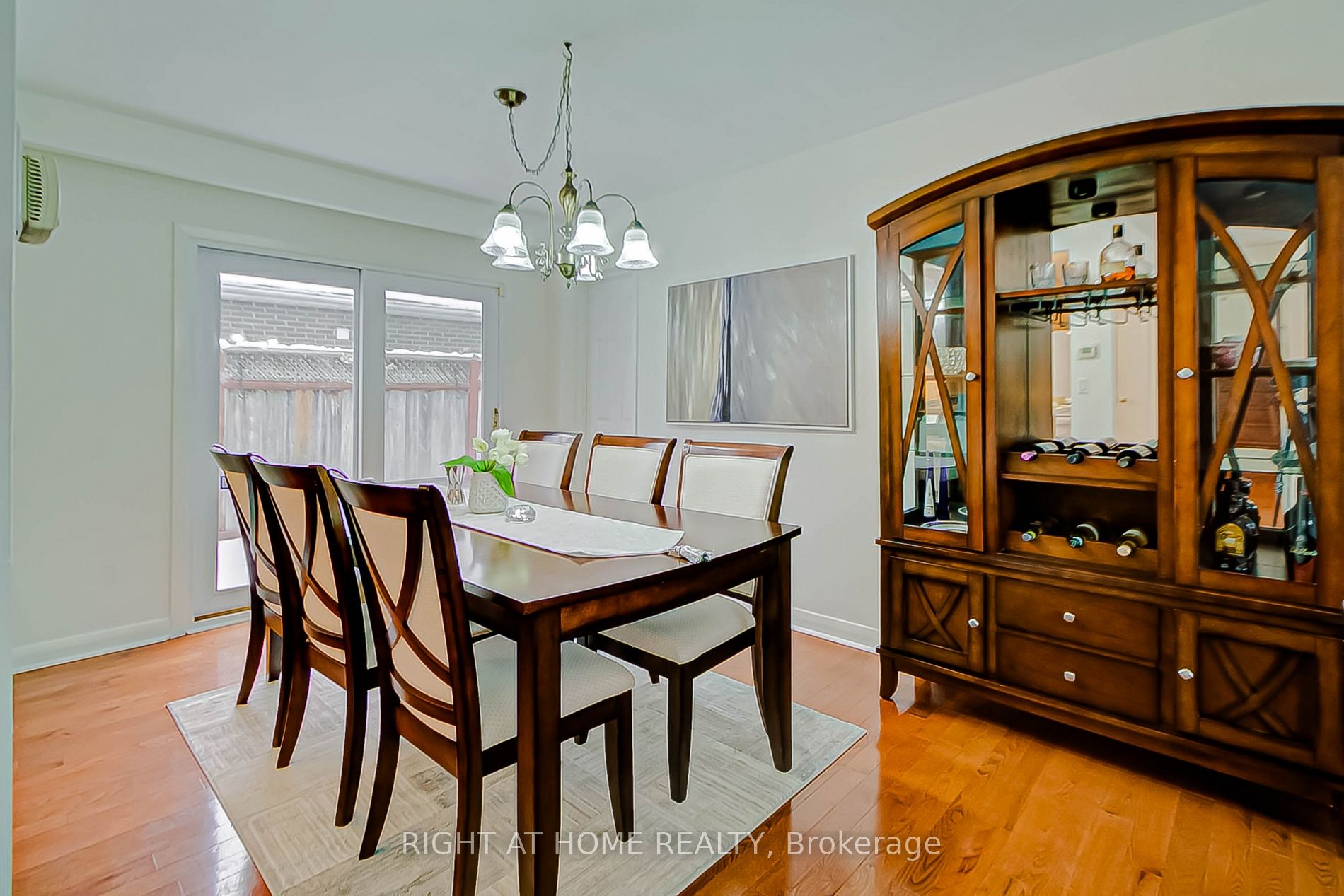 130 Cultra Sq