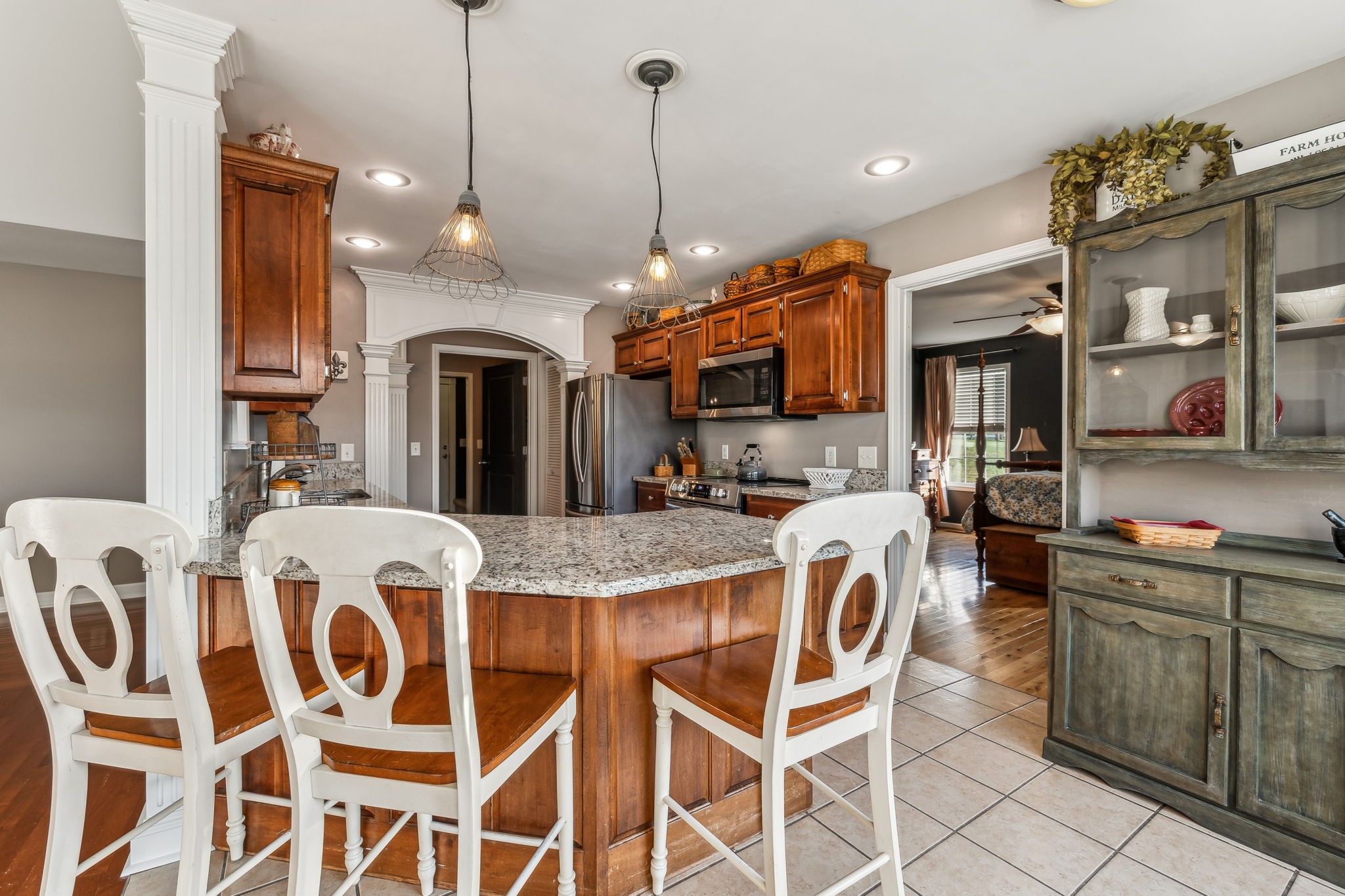 5881 Highway 31 W