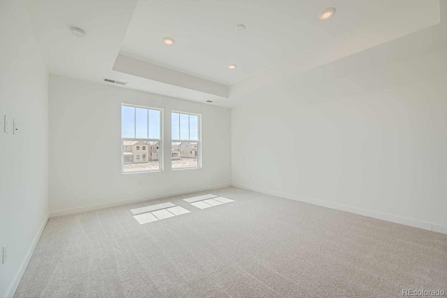 5563 Tamarack Avenue