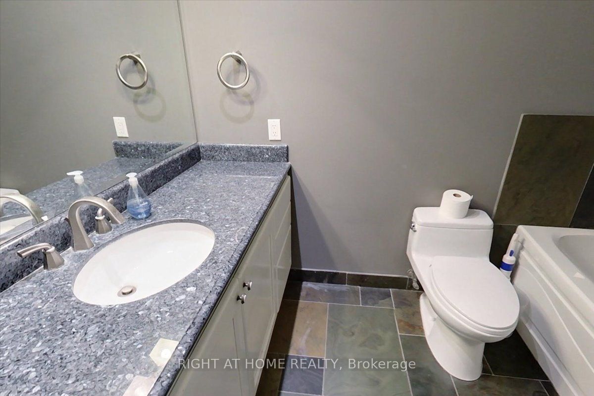 1881 Mcnicoll Ave 558