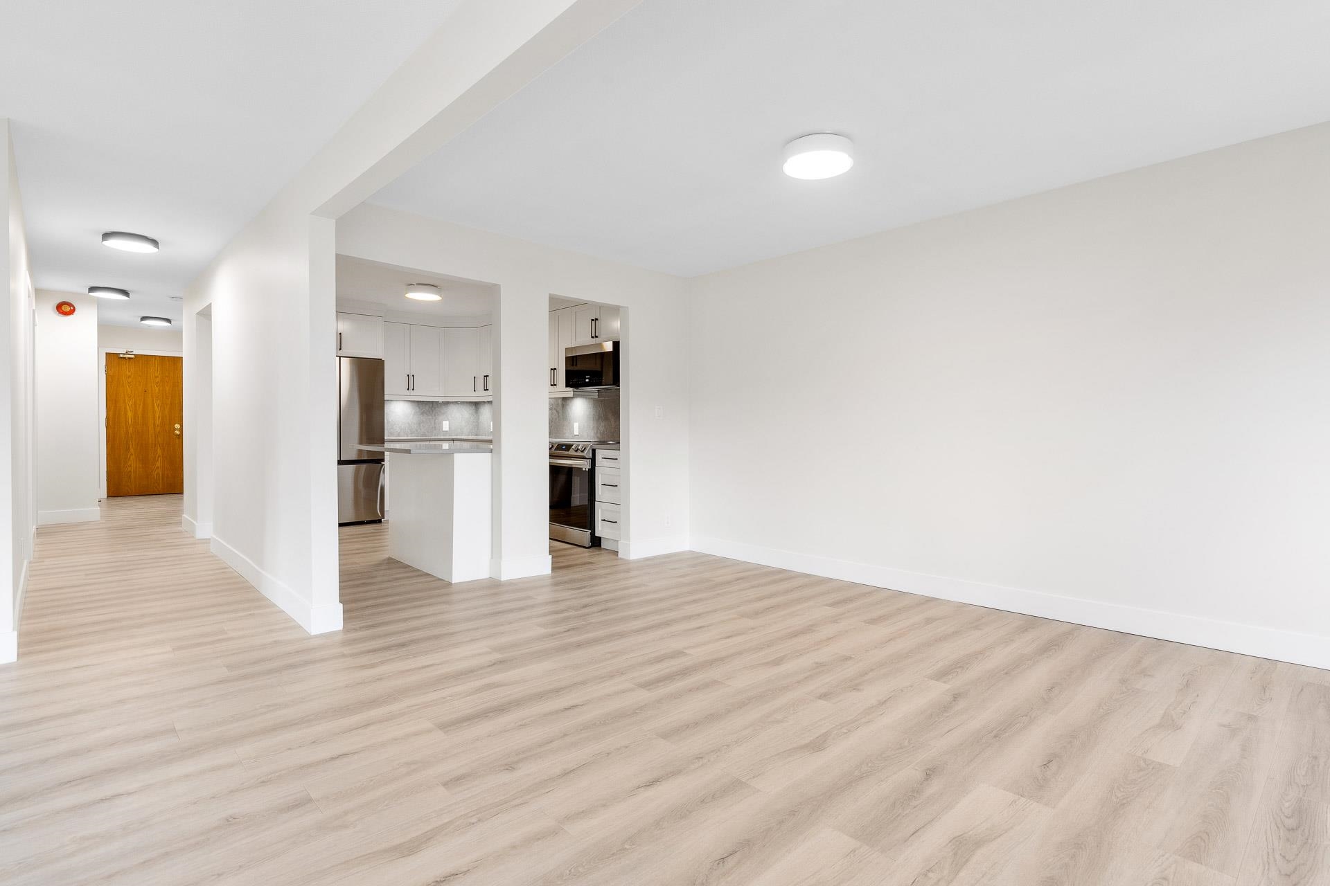 22213 Selkirk Avenue 102