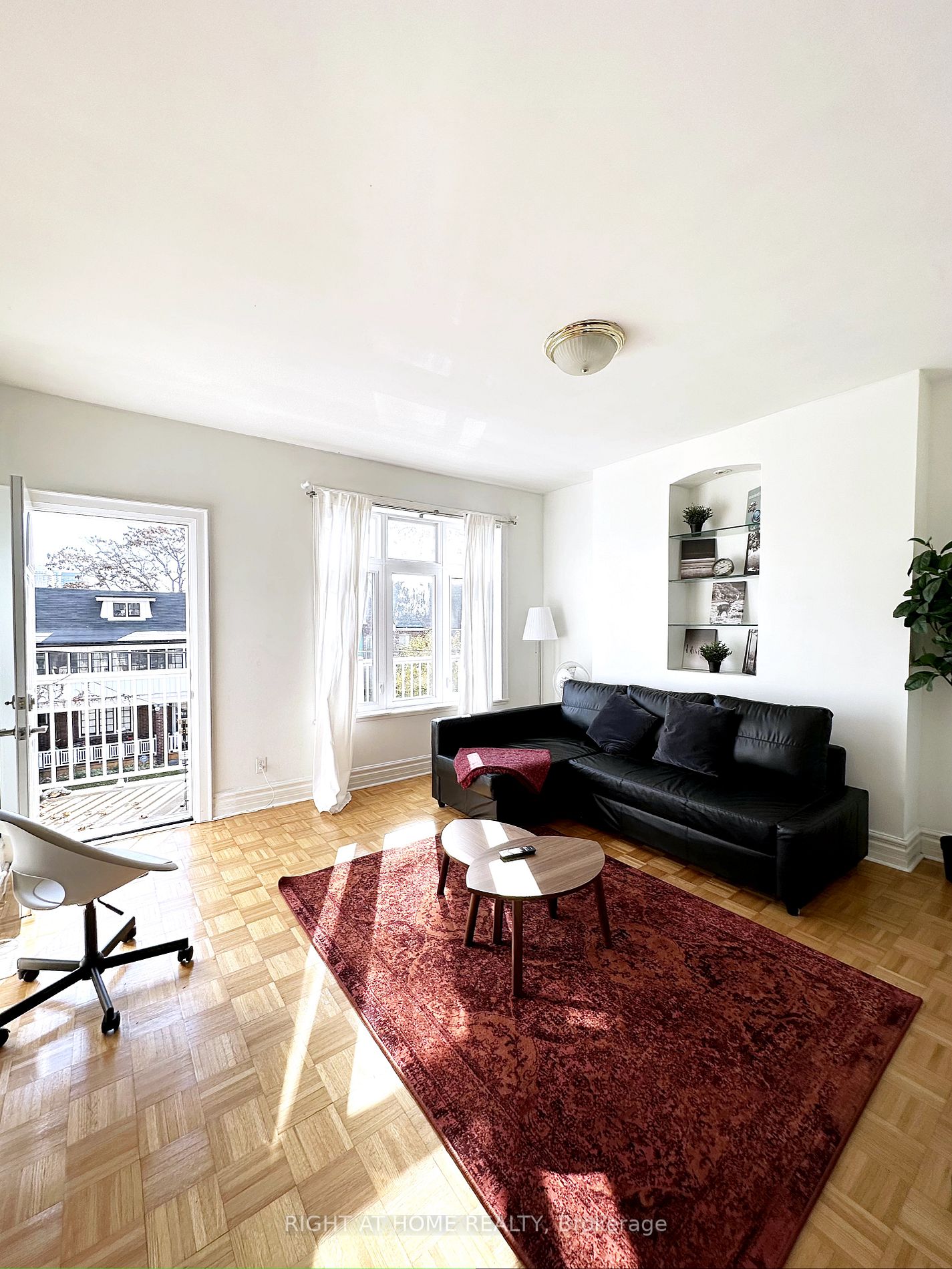 12 N Foxley St 2nd/3rd