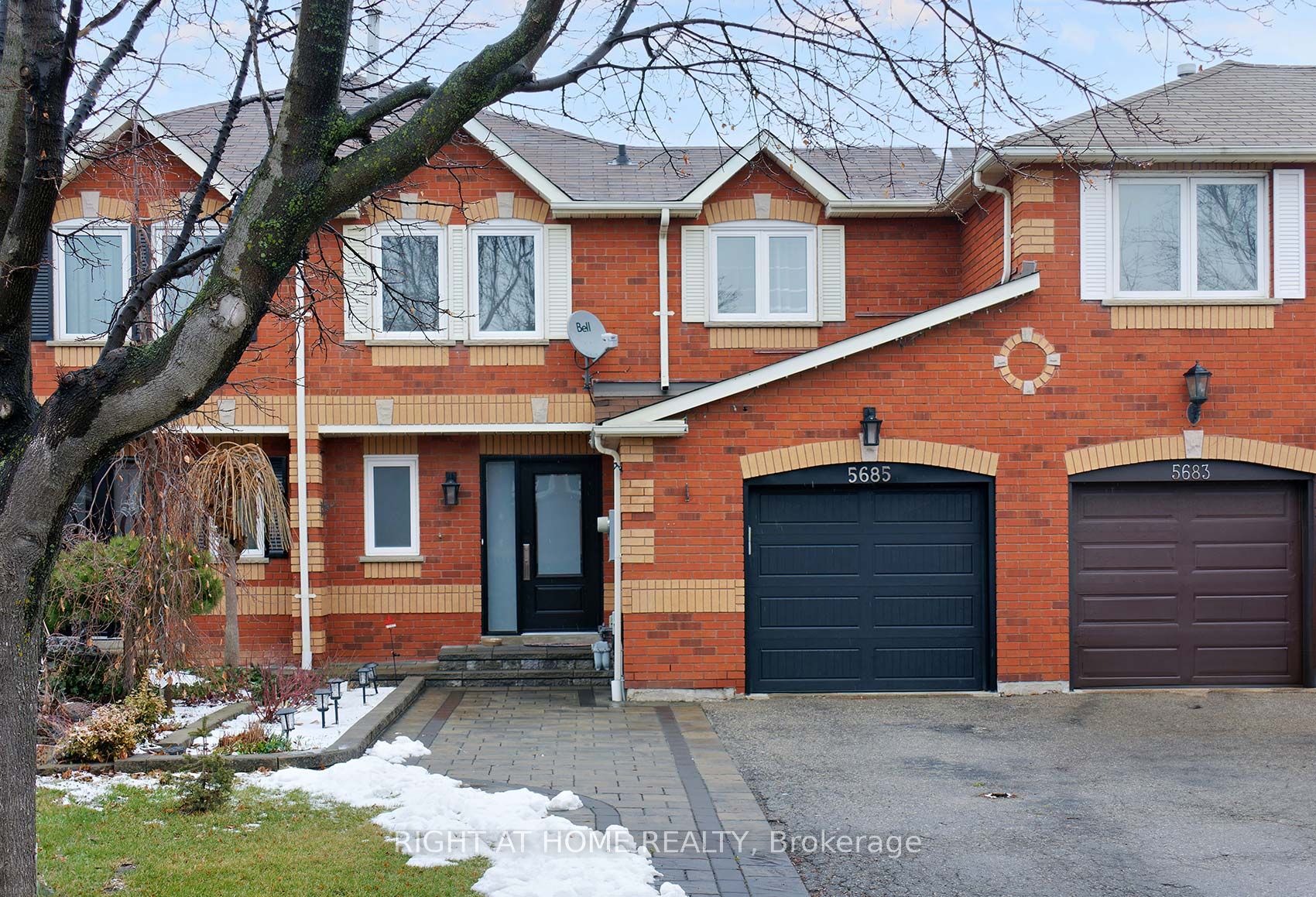 5685 Shillington Dr