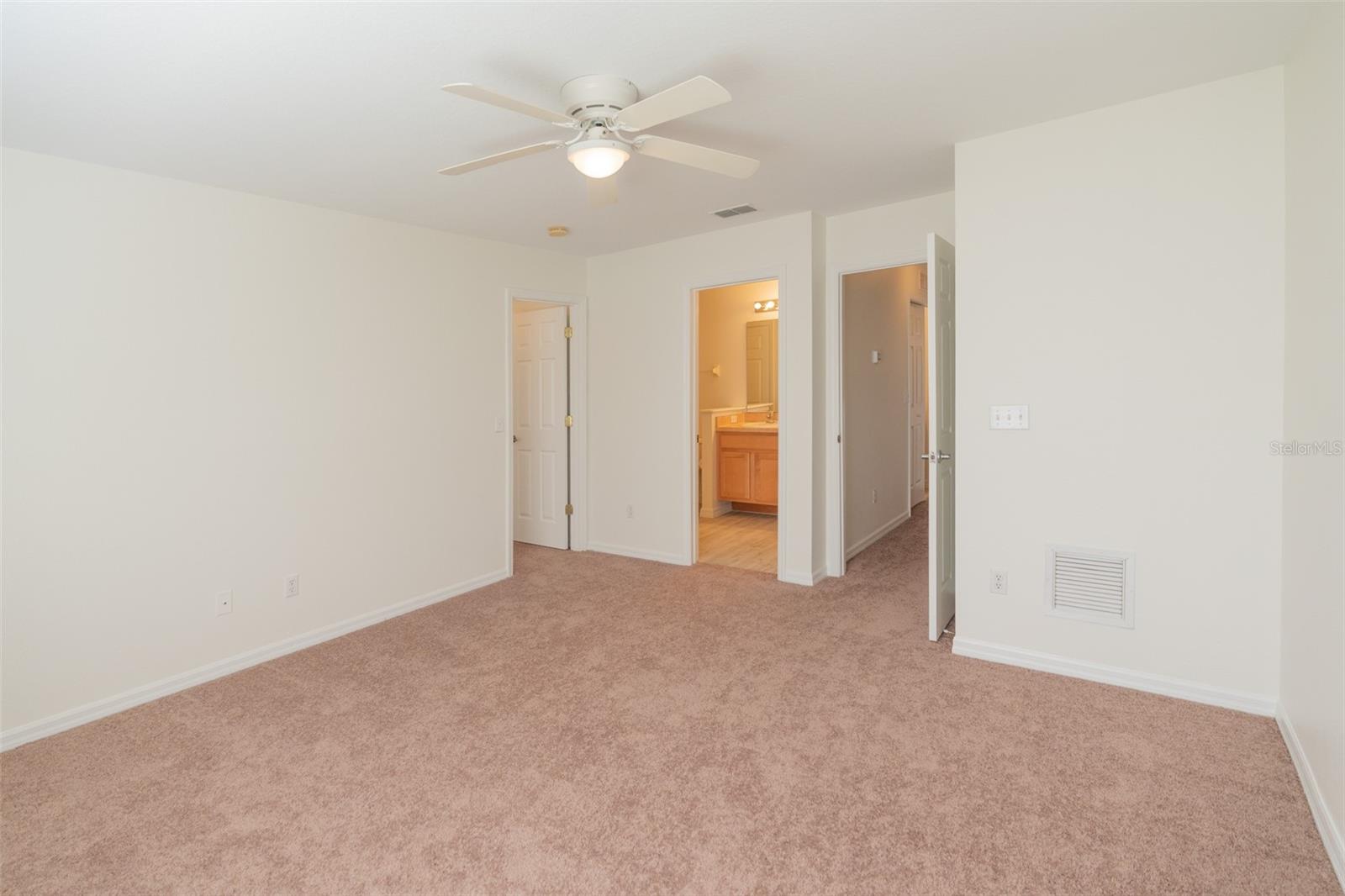 4084 Pitch Pine Circle