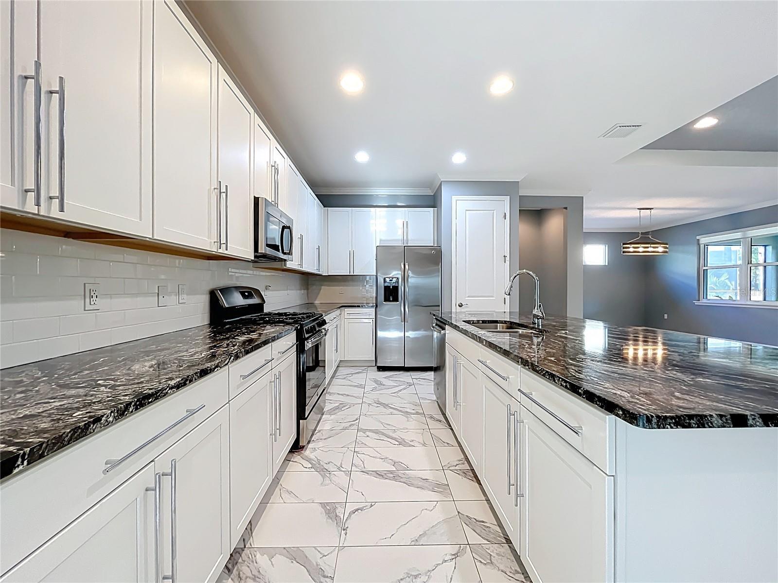 295 Northcote Court