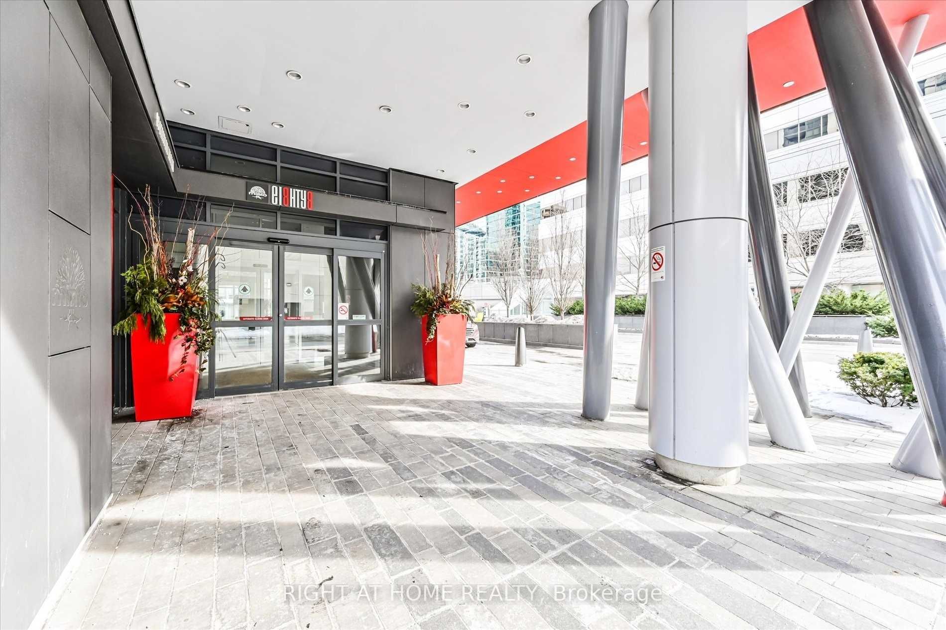 88 E Sheppard Ave 3204