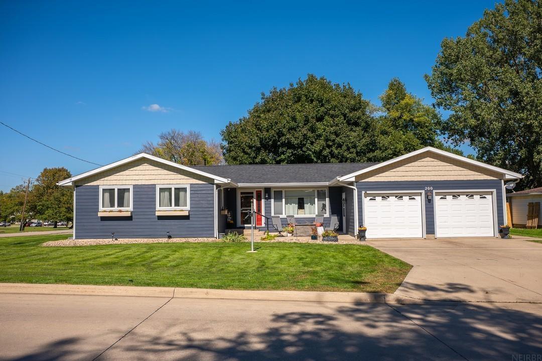 200 10th Avenue North