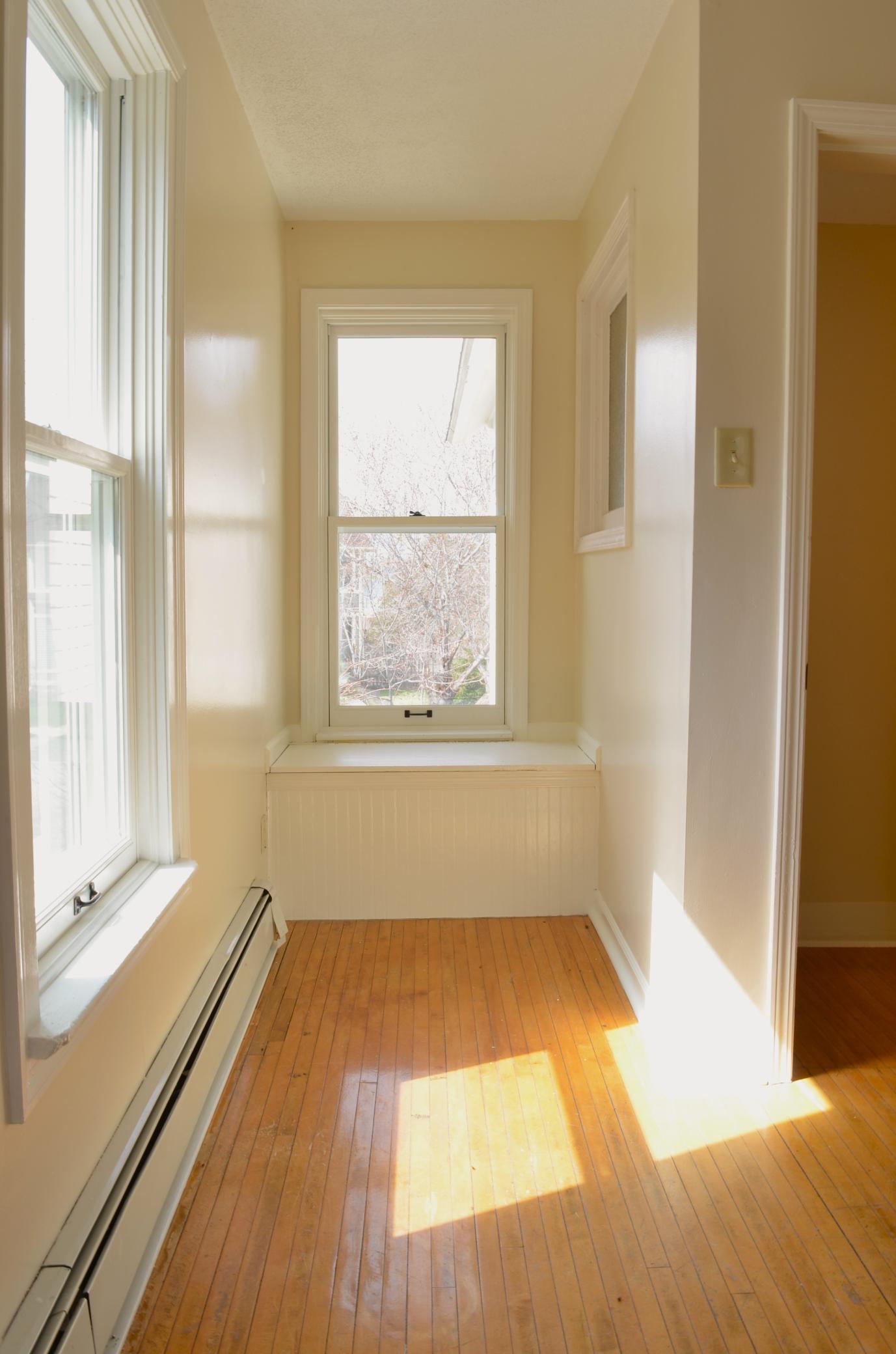 715 W 5th Street