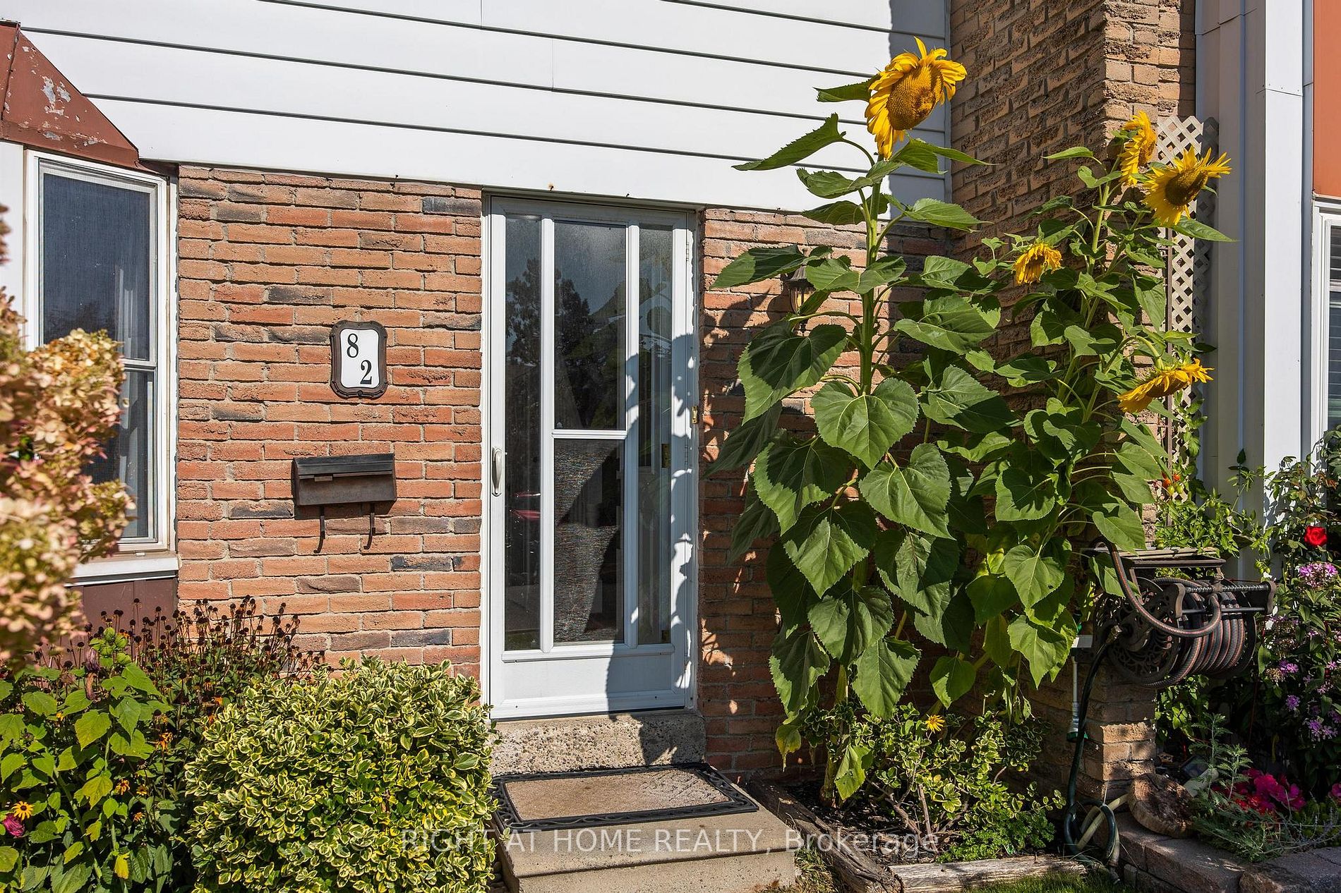 1020 Central Park Dr 82