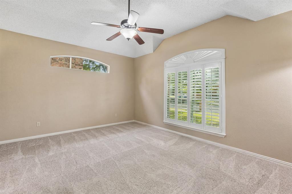 1105 Easton Lane