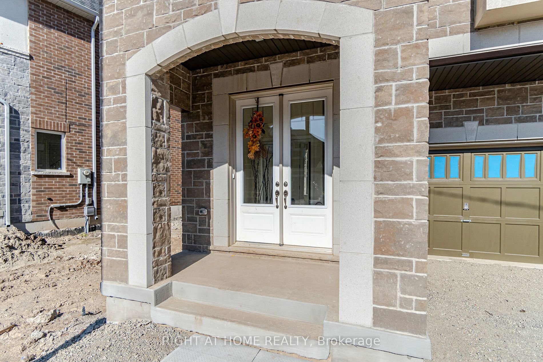 3135 E Goodyear Rd