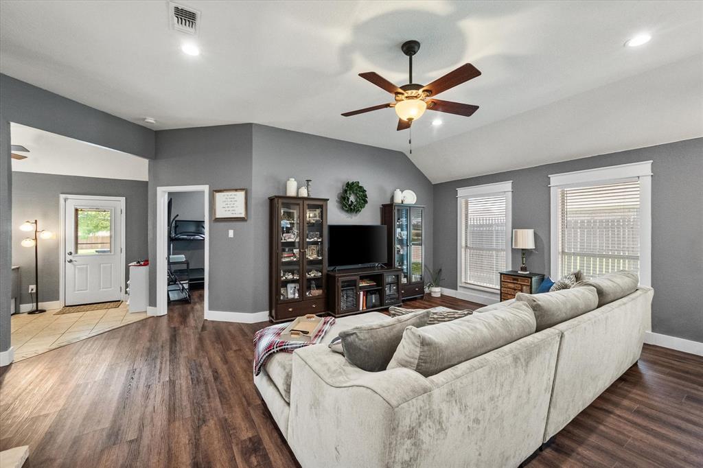 2811 London Lane