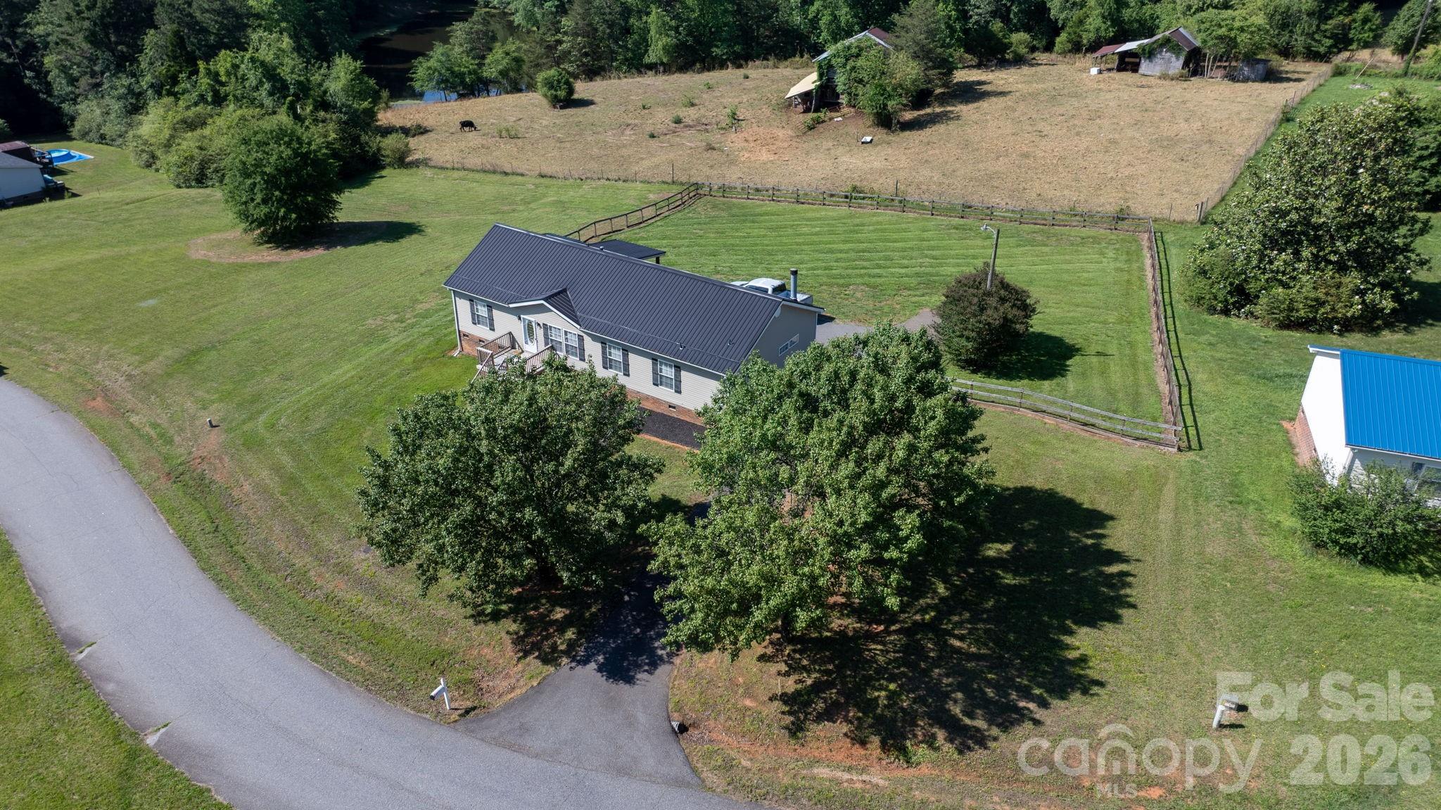 3015 Farm Pond Lane