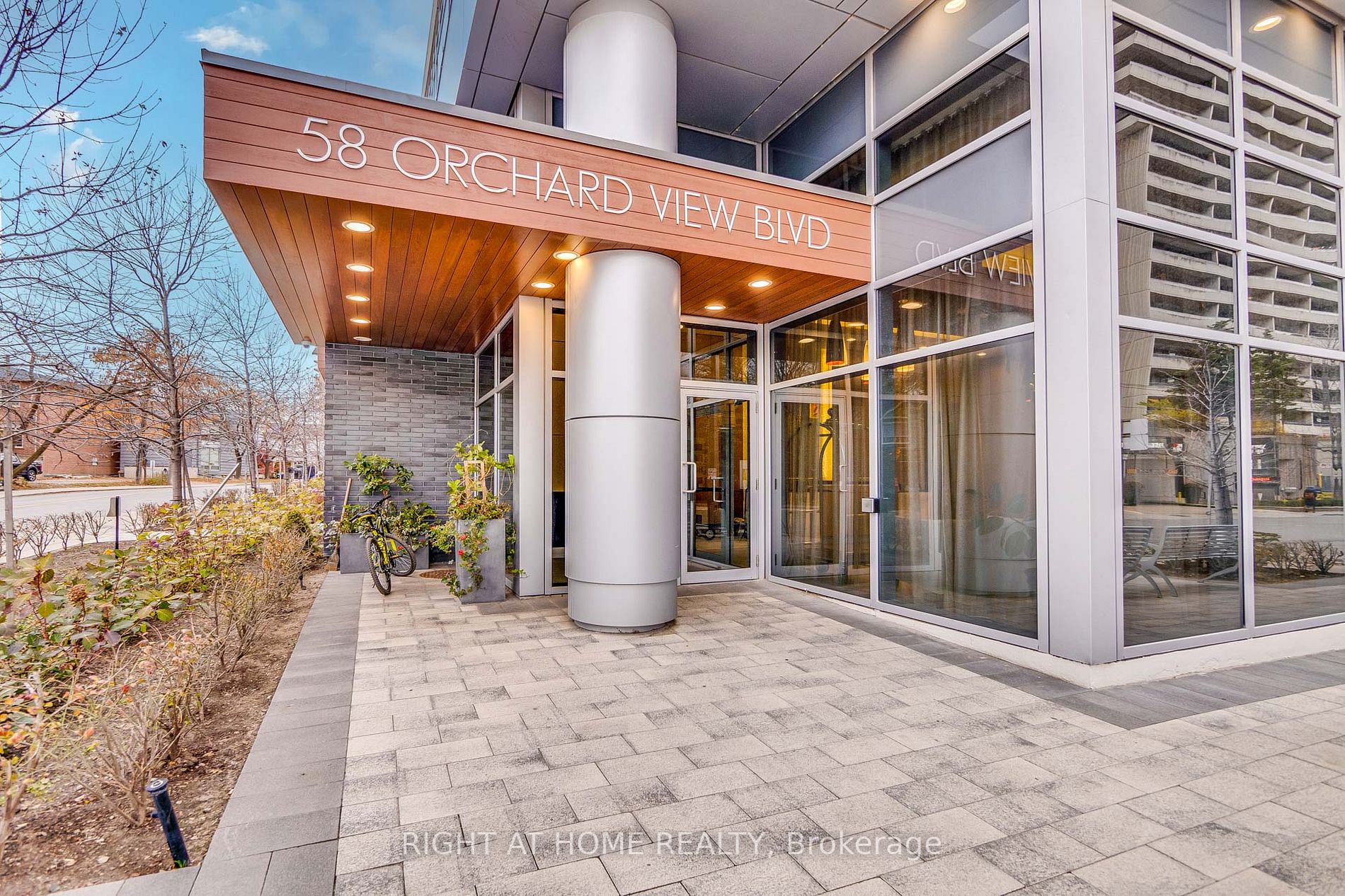 58 Orchard View Blvd 1707