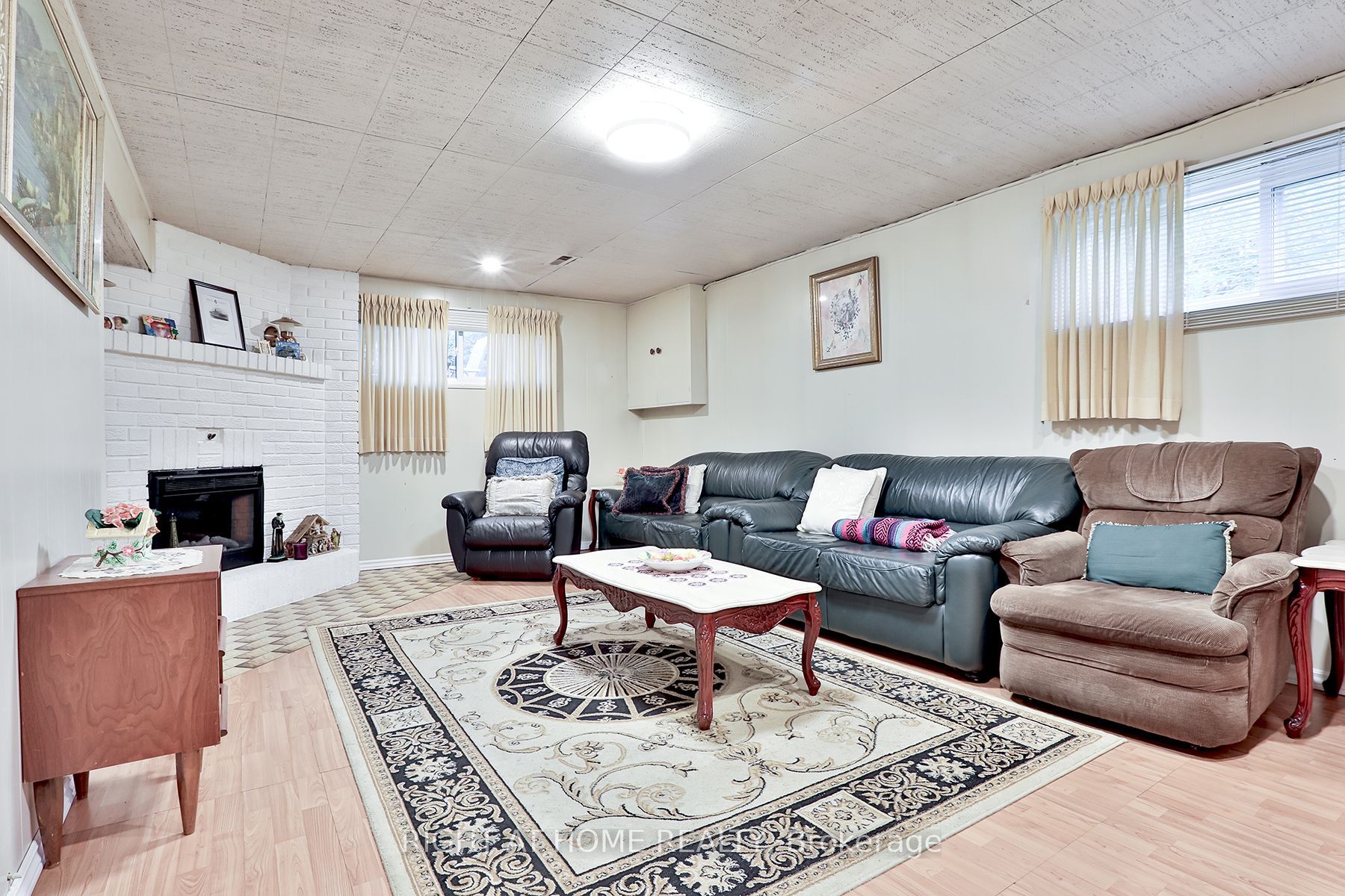 15 Tinton Cres