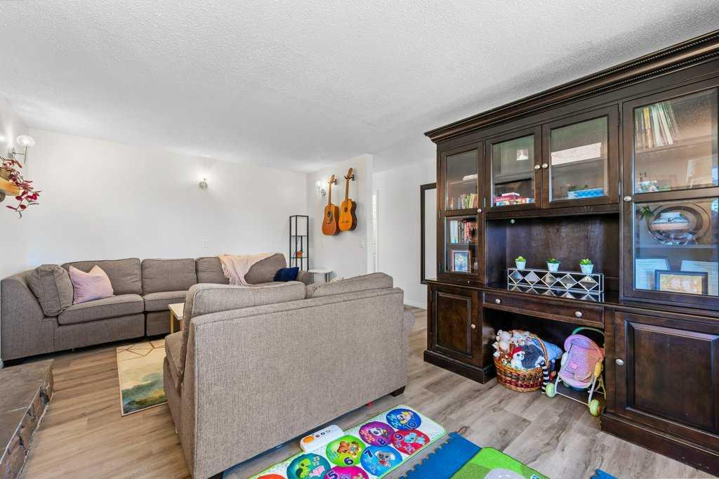 3 Falsby Place NE