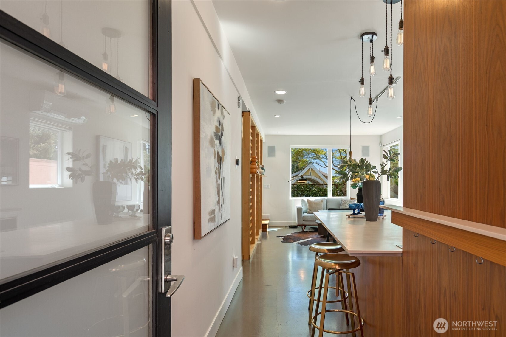 1529 Grandview Place E