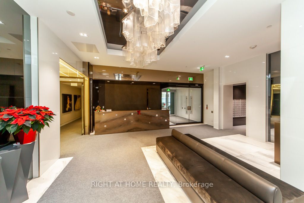 6 Parkwood Ave 317