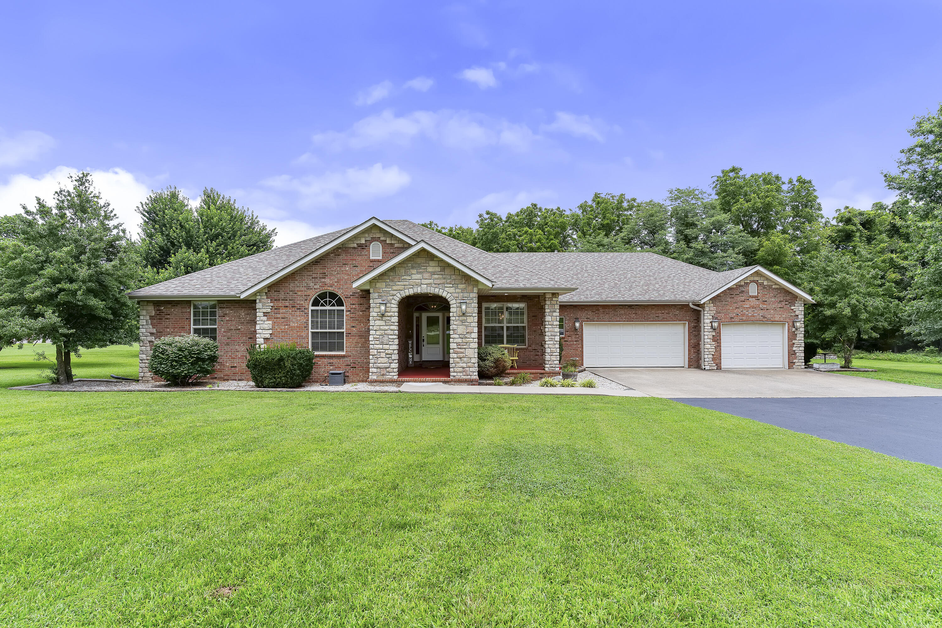 4465 N Raintree Drive