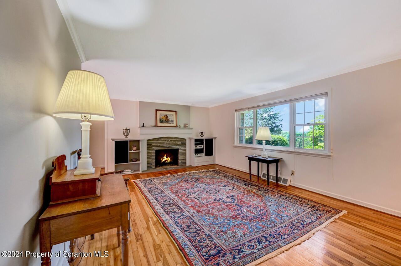 100 Buckhill