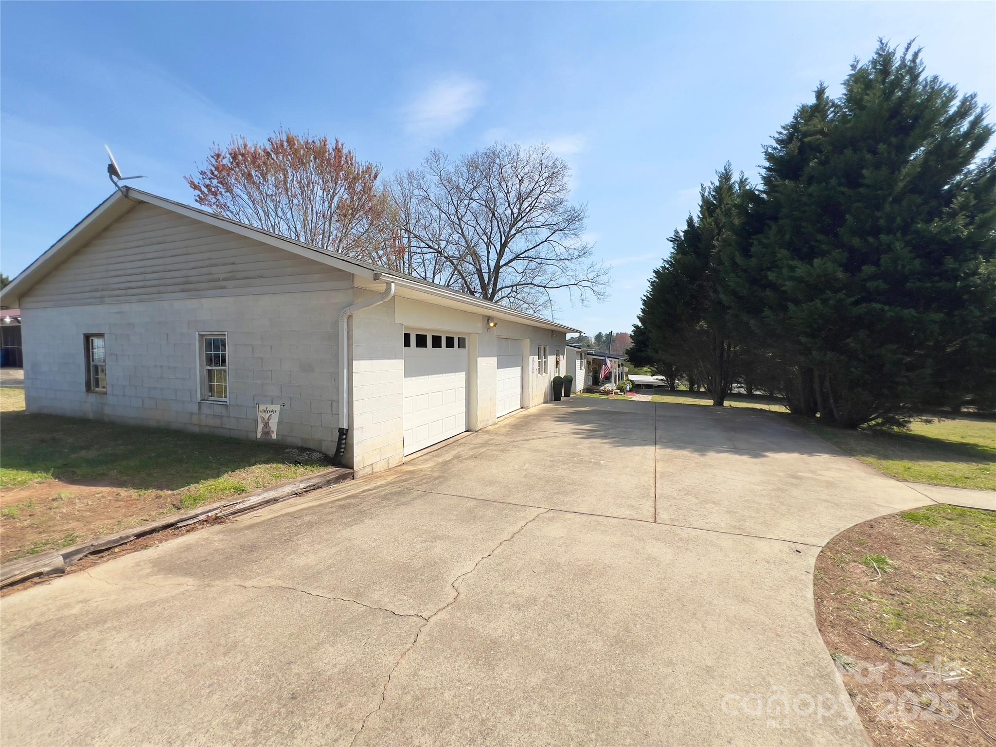2594 Baker Circle
