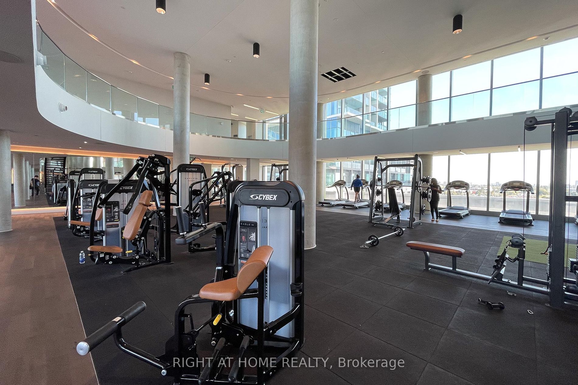 1000 Portage Pkwy 1608