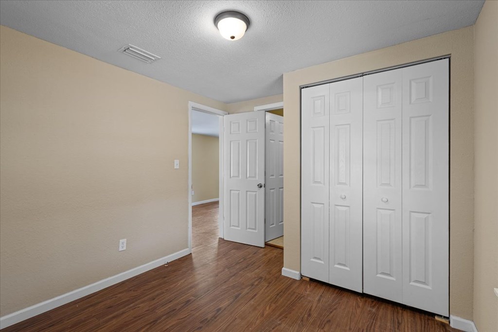 102 NE 138th St