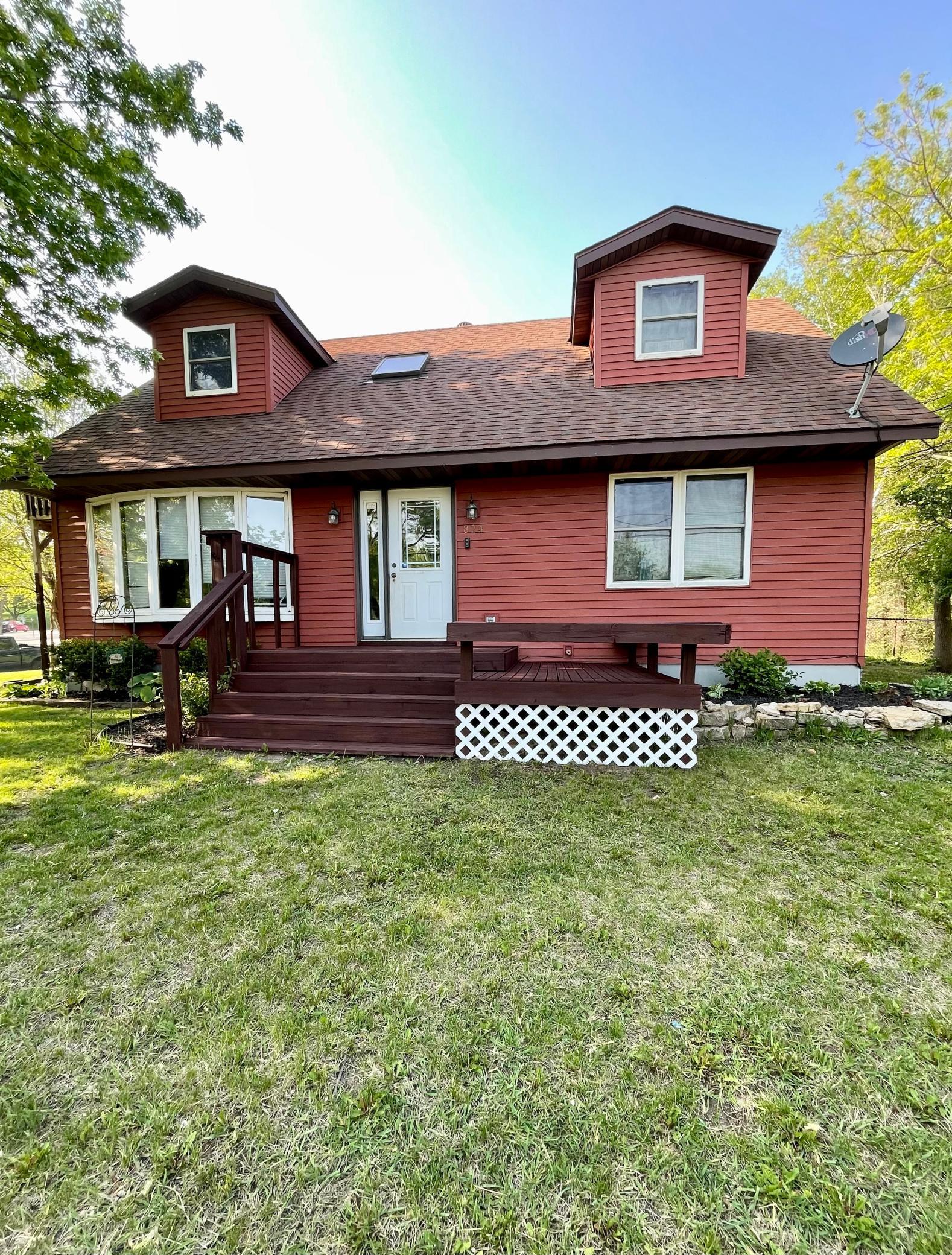 824 Park Street W