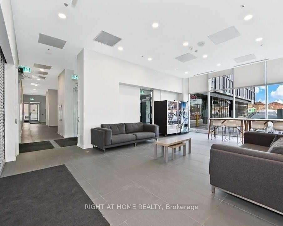 1900 N Simcoe St 508