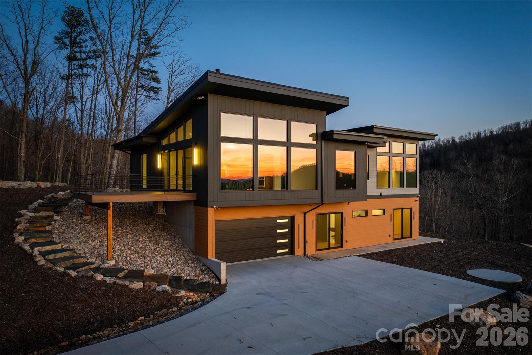 463 Summit Trail
